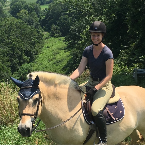 Meet your Posher, Katie - Picture 1 of 1